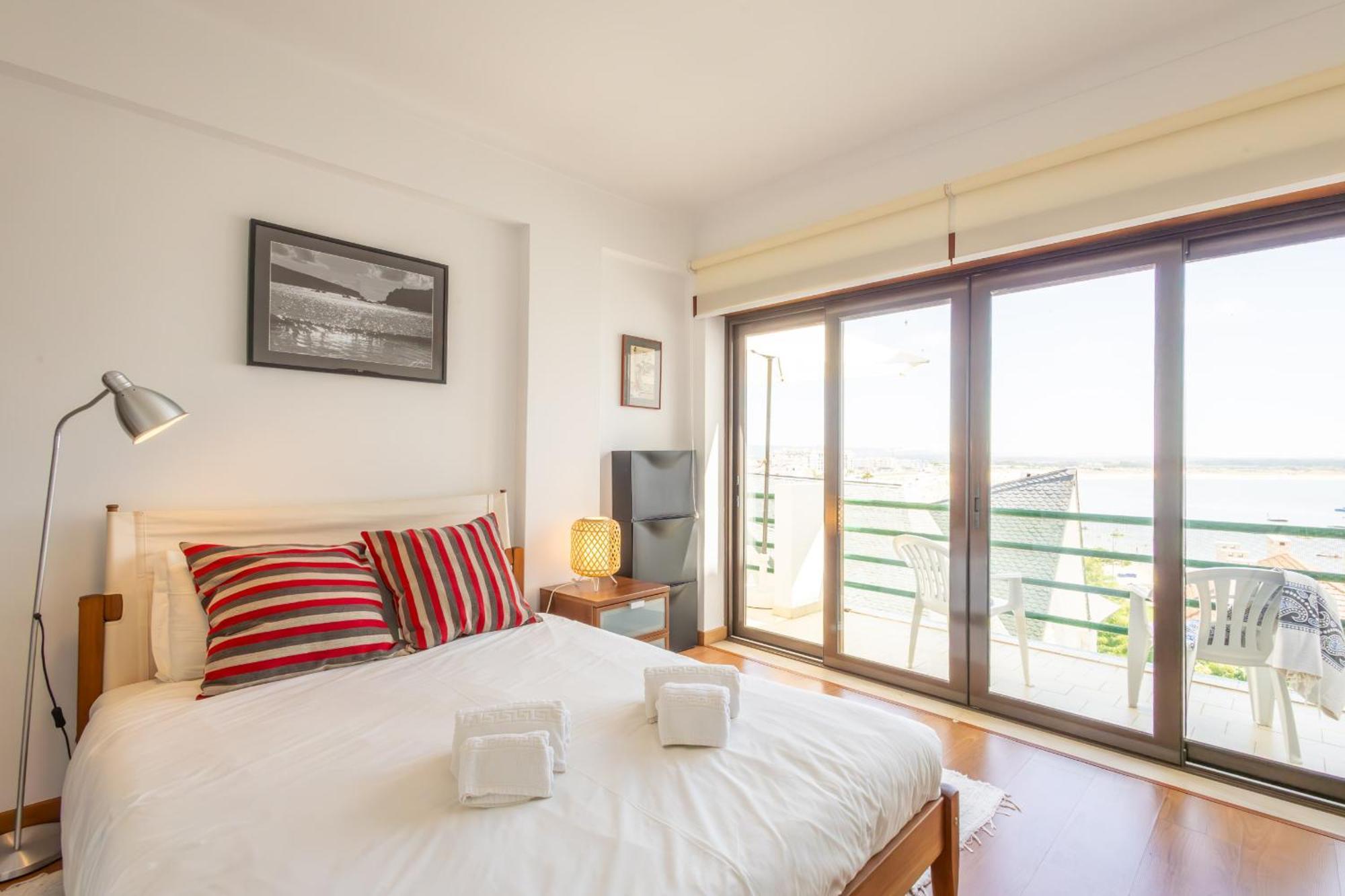 Concha Mar Com Vista Sobre A Baia Apartment Sao Martinho do Porto Exterior photo