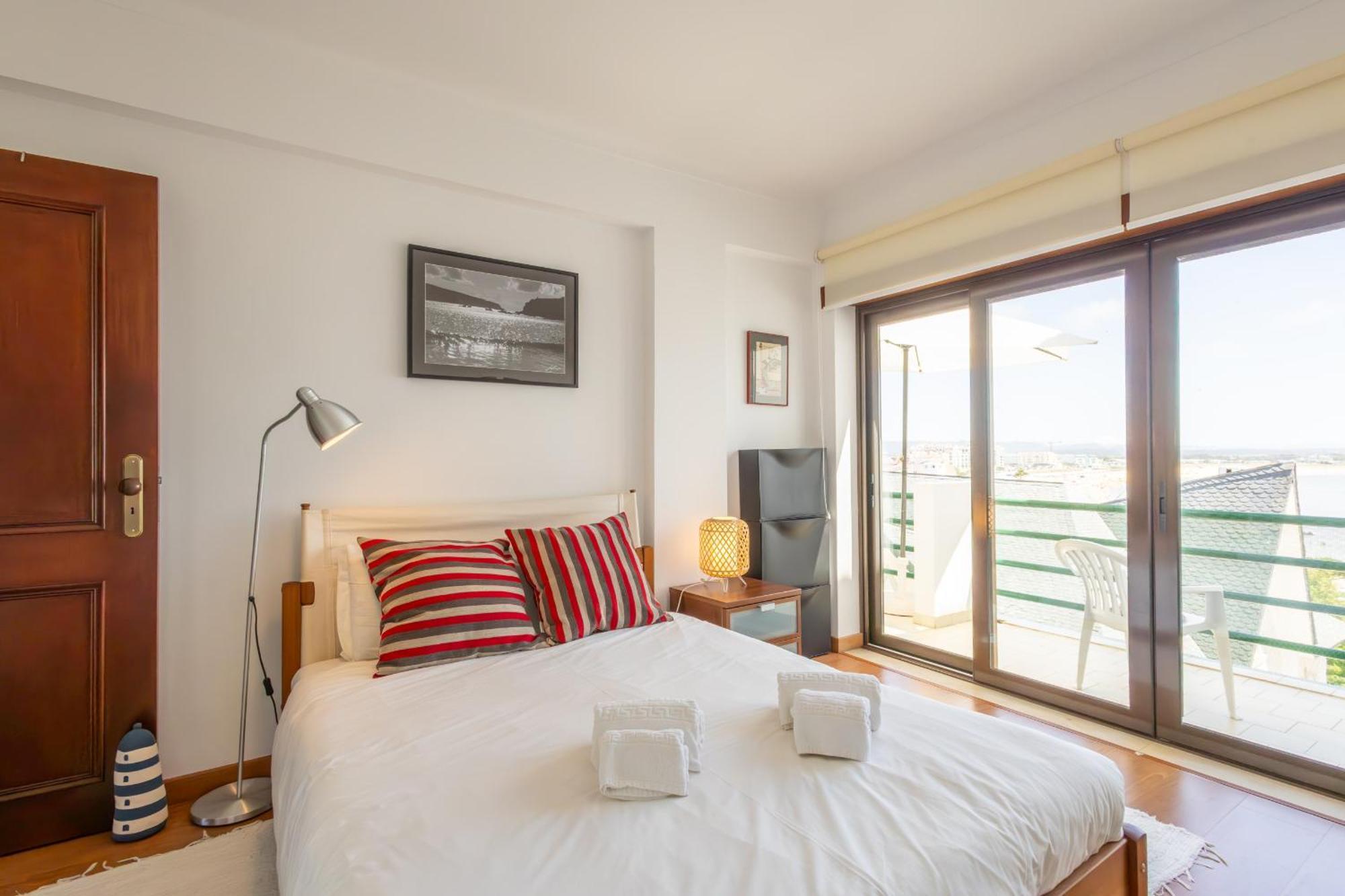 Concha Mar Com Vista Sobre A Baia Apartment Sao Martinho do Porto Exterior photo